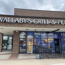 Wallaby's Grill & Pub - Outside