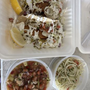El Pizmo Fish - Baja fish tacos (like in Cabo!), ceviche (outstanding!) and papaya salad (a must try, it's SO refreshing!) - Tacos Near Me - Pismo Beach, California