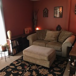 Ebb & Flow Massage Therapy Center - Our peaceful tea room, where you can enjoy some infused water or fine tea after your session