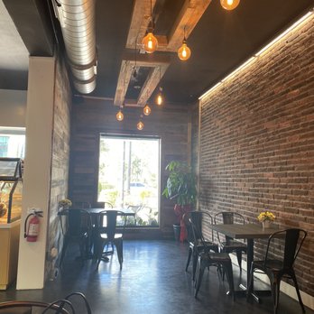Tous Les Jours - Eating area - Bakeries Near Me - Winter Park, Florida Tous Les Jours - Eating area - Bakeries Near Me - Winter Park, Florida