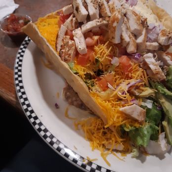 Black Bear Diner Laveen - Huge & Fresh Taco Salad - Diners Near Me - Laveen Village, Arizona