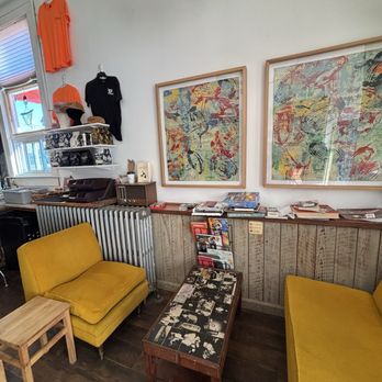 Clatter Cafe - Interior - Coffee & Tea Near Me - Frostburg, Maryland