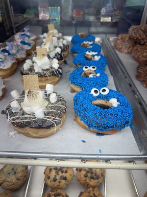 Donut King by null