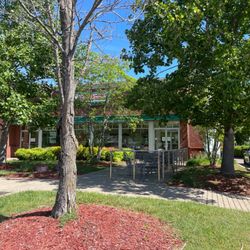Krispy Kreme - Mismanaged Kristen Keene location on Mallory St in Brentwood TN