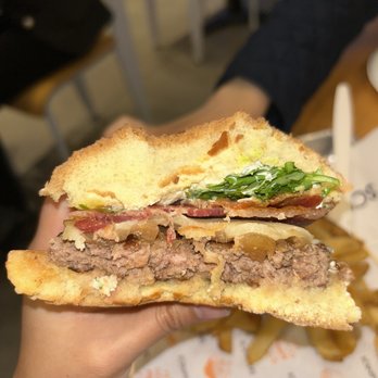 Schnipper's - Schnippers Classic Burger - Burgers Near Me - New York, New York Schnipper's - Schnippers Classic Burger - Burgers Near Me - New York, New York
