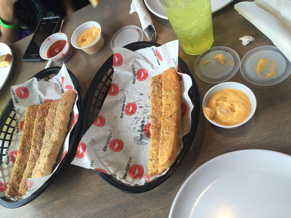 PIZZA HUT Updated September 2024 726 Scioto St, Urbana, Ohio