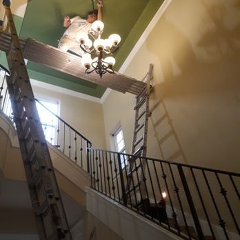 Barnett Wallpaper & Painting - Paint ceiling in entryway - Painters Near Me - Chico, California Barnett Wallpaper & Painting - Paint ceiling in entryway - Painters Near Me - Chico, California