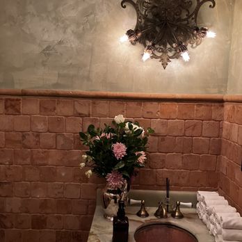 Elizabeth's - Bathroom - Vegan Near Me - Washington, DC, District of Columbia