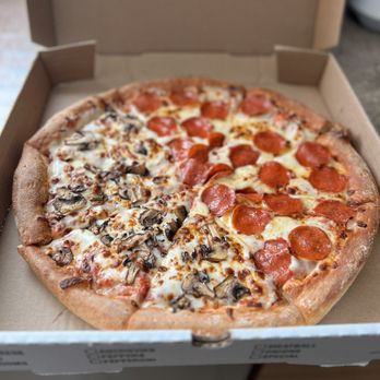 Fernando's Pizza - 1/2 mushroom and pepperoni  yummy - Pizza Near Me - Spring Valley, California