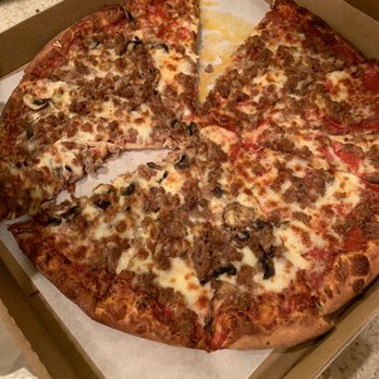 Florencia Pizza - Half pepperoni and sausage, half sausage and mushroom - Pizza Near Me - Sun City West, Arizona Florencia Pizza - Half pepperoni and sausage, half sausage and mushroom - Pizza Near Me - Sun City West, Arizona