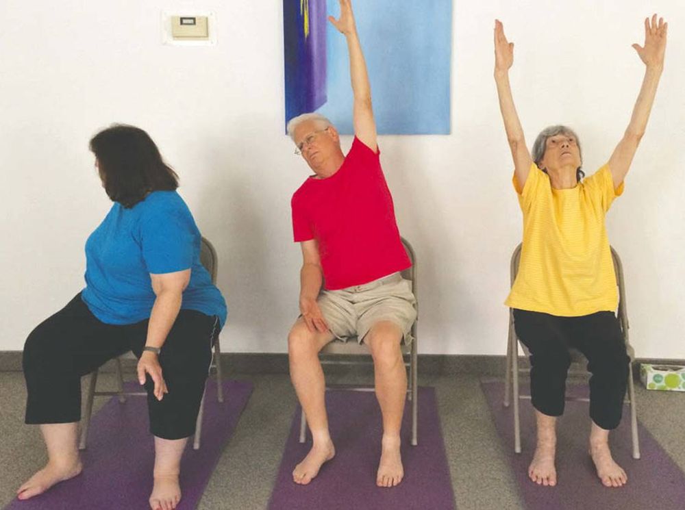 Yogashine Logo