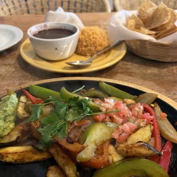 Quiadaiyn Restaurant - Zucchini Fajitas, rice, black beans, tortillas and chips! - Mexican Near Me - Los Angeles, California