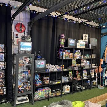 Funks Vintage - Vintage games and some of them you can demo in the store - Used, Vintage & Consignment Near Me - Orlando, Florida Funks Vintage - Vintage games and some of them you can demo in the store - Used, Vintage & Consignment Near Me - Orlando, Florida