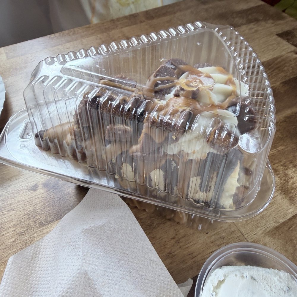 The Sugar Queen Creamery - Reese's cheesecake - Ice Cream & Frozen Yogurt Near Me - Powell, Tennessee