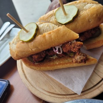 The Eagle Charlotte - Chicken Sandwich - Southern Near Me - Charlotte, North Carolina