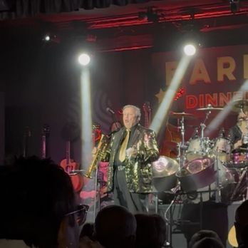 Barleens Dinner Show - An amazing horn performance - Dinner Theater Near Me - Apache Junction, Arizona