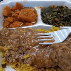 Ma Place - Beef cubed steak, yellow rice, yams, greens, corn bread and sweet tea. Delicious!