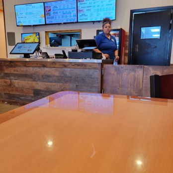 Fish & Chicks - Cashier not taking phone orders - Seafood Near Me - Cypress, Texas