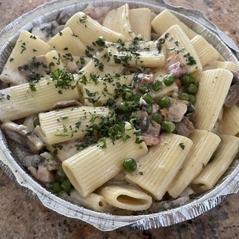 De Luca's Restaurant - Rigatoni Carbonara - Italian Near Me - Whittier, California De Luca's Restaurant - Rigatoni Carbonara - Italian Near Me - Whittier, California