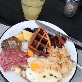 Park & Field - Breakfast buffet & bottomless mimosa - New American Near Me - Chicago, Illinois