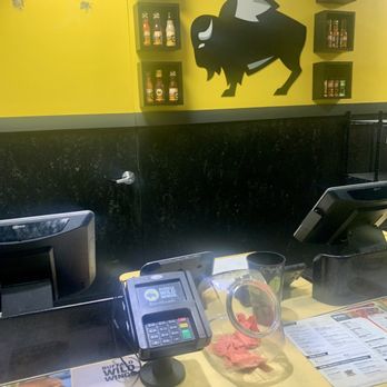 Buffalo Wild Wings - American Near Me - Bellevue, Nebraska