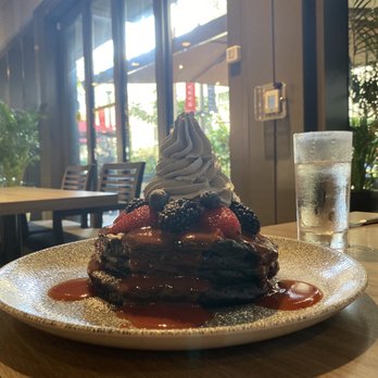 Basalt - Charcoal pancakes Basalt 9/2021 - New American Near Me - Honolulu, Hawaii