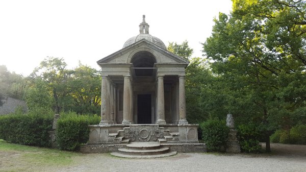 Sacro Bosco by null