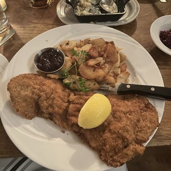 Heidelberg Restaurant - Wiener Schnitzel - German Near Me - New York, New York Heidelberg Restaurant - Wiener Schnitzel - German Near Me - New York, New York