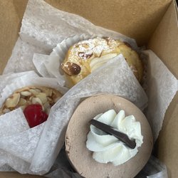 Daniel's of Paris - Chocolate Mousse Almandine Paris Brest  Hi my name is Sheri and I am a sweets addict.