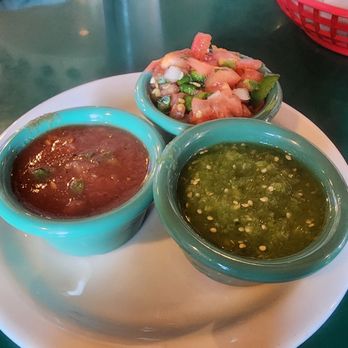 Güero's Taco Bar - Salsas red and freen and pico de gallo. All complimentary. - Mexican Near Me - Austin, Texas Güero's Taco Bar - Salsas red and freen and pico de gallo. All complimentary. - Mexican Near Me - Austin, Texas