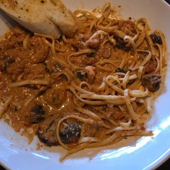 Pappadeaux Seafood Kitchen - Pasta Mardi gra.. Something ain't right here... - Seafood Near Me - Phoenix, Arizona Pappadeaux Seafood Kitchen - Pasta Mardi gra.. Something ain't right here... - Seafood Near Me - Phoenix, Arizona