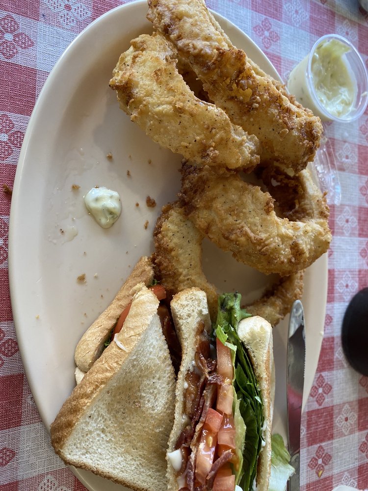 COURTHOUSE WHISTLE STOP CAFE 49 Photos & 72 Reviews 318 North