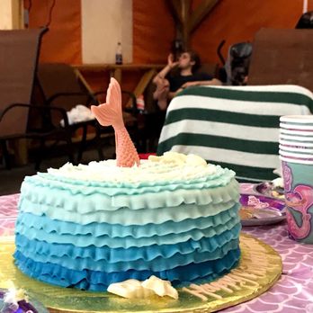 Donna's Cakes - a cake with a fish on it - Bakeries Near Me - West Roxbury, Massachusetts Donna's Cakes - a cake with a fish on it - Bakeries Near Me - West Roxbury, Massachusetts