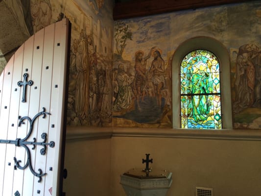 Foujita Chapel by null