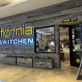 California Pizza Kitchen - CPK Take Out side for pick up in Fashion Show Mall, Las Vegas. - Pizza Near Me - Las Vegas, Nevada California Pizza Kitchen - CPK Take Out side for pick up in Fashion Show Mall, Las Vegas. - Pizza Near Me - Las Vegas, Nevada