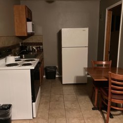 Nordic Inn and Suites - Full kitchen in the single queen room #12