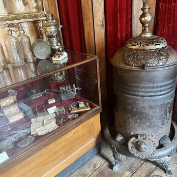 Red Onion Saloon - Tours Near Me - Skagway, Alaska