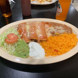 a plate of mexican food