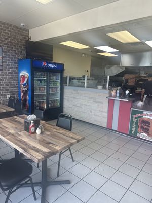 Leonardo's Pizza by null