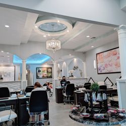 Vera Nails & Spa - Inside