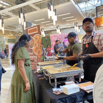 Great Mall - Naan and curry Diwali event free food - Shopping Centers Near Me - Milpitas, California Great Mall - Naan and curry Diwali event free food - Shopping Centers Near Me - Milpitas, California