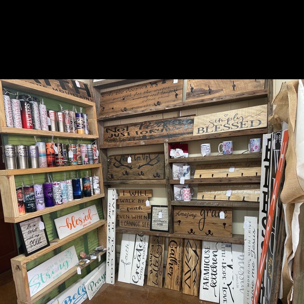 GRIFFIN’S ANTIQUES & MAIN STREET MARKET 228 SW Main St, Bunkie