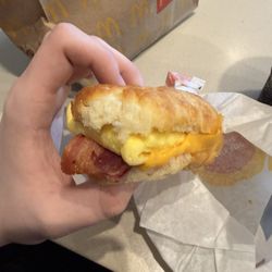 McDonald's - Bacon Egg Cheese Biscuit