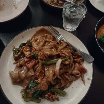 Thai Meric Eatery and Bar - Drunken noodle - Thai Near Me - Frederick, Maryland