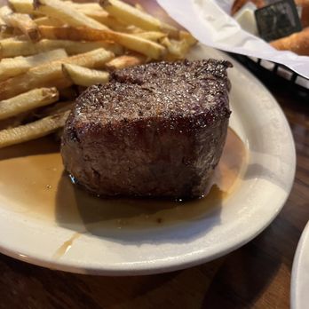 Doe's Eat Place - queens filet - Steakhouses Near Me - Paducah, Kentucky Doe's Eat Place - queens filet - Steakhouses Near Me - Paducah, Kentucky