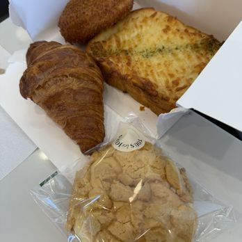 Tous Les Jours - Croquette, croque Monsieur, croissant, bossam - Bakeries Near Me - Stevenson Ranch, California