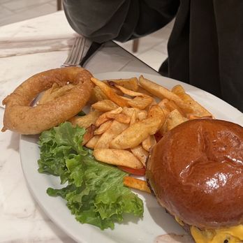 Junior's - Cheeseburger - Breakfast & Brunch Near Me - Las Vegas, Nevada