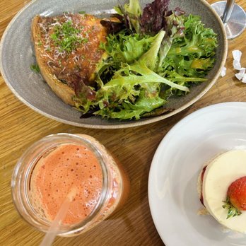 Caffé Central - Yoga Relax Juice and Spinach & Mushroom Quiche - Breakfast & Brunch Near Me - San Francisco, California Caffé Central - Yoga Relax Juice and Spinach & Mushroom Quiche - Breakfast & Brunch Near Me - San Francisco, California
