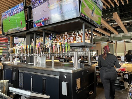 BJ's Restaurant & Brewhouse by null