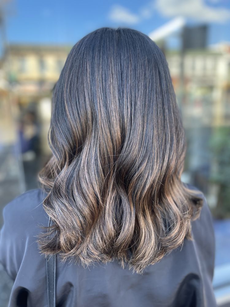 Xcellent Beauty Salon Image